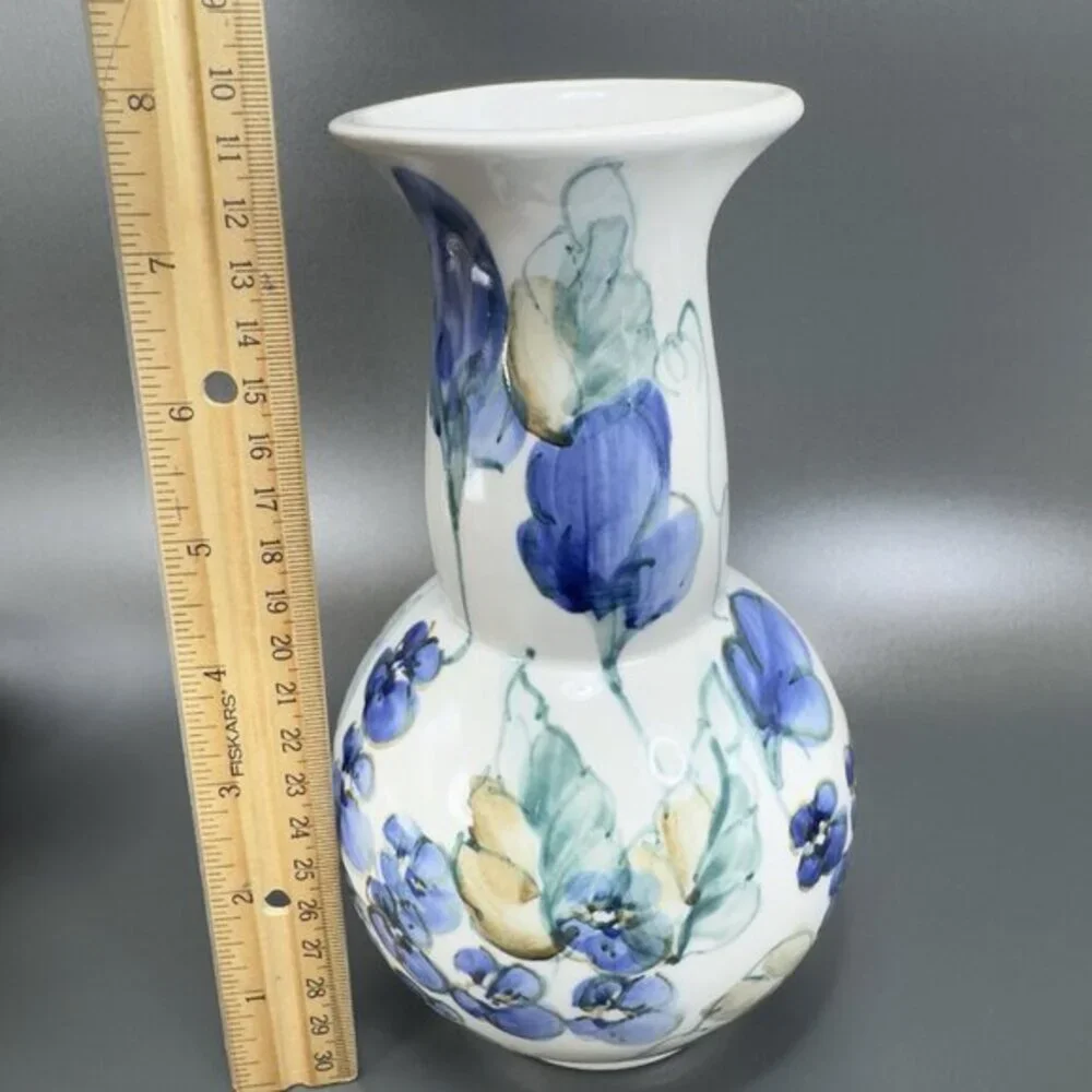 Vintage‎ Hand Made Studio Art Pottery Vase Vessel Bottle Artist Signed EZ Vase